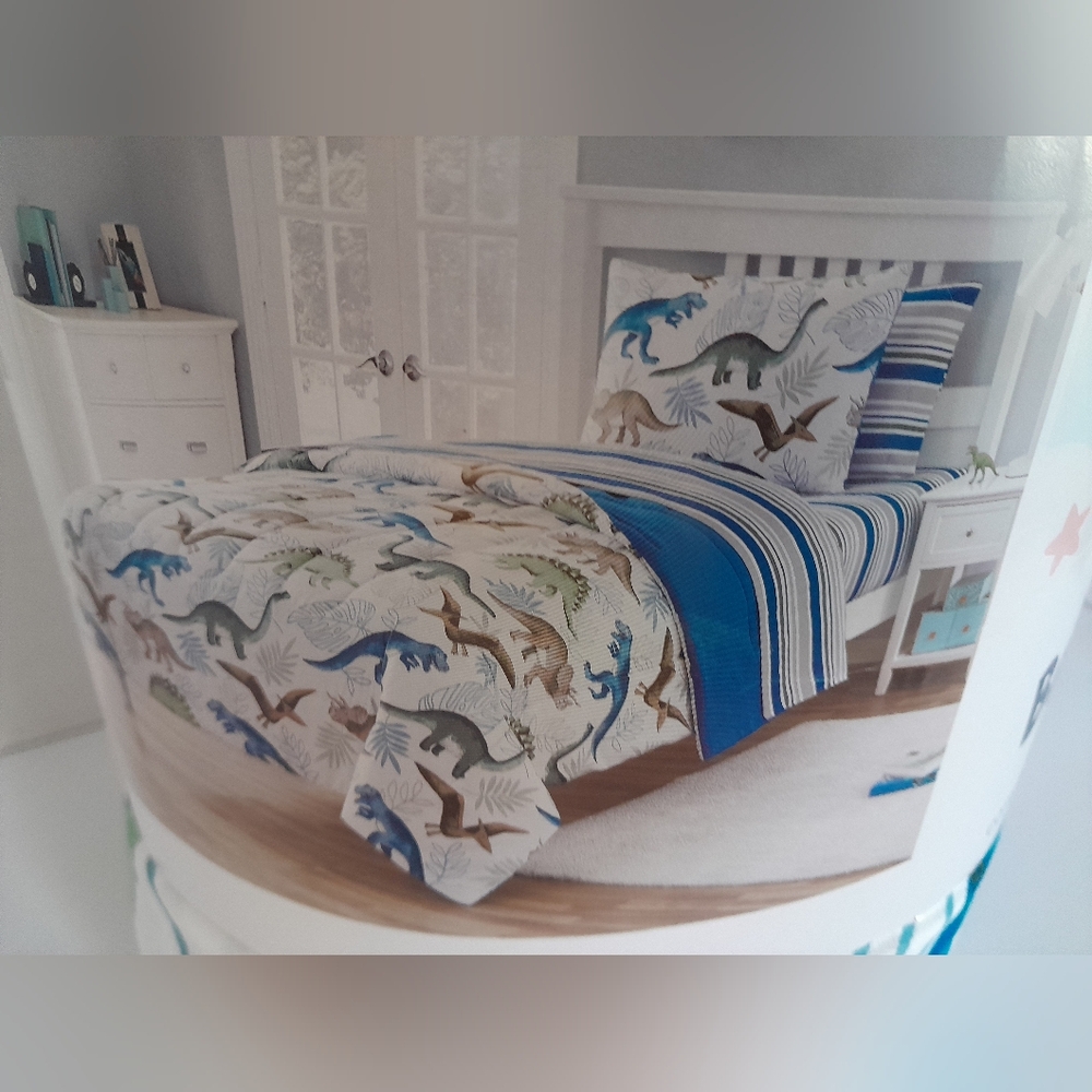 - Dino Bed In A Bag Twin Set Brand New